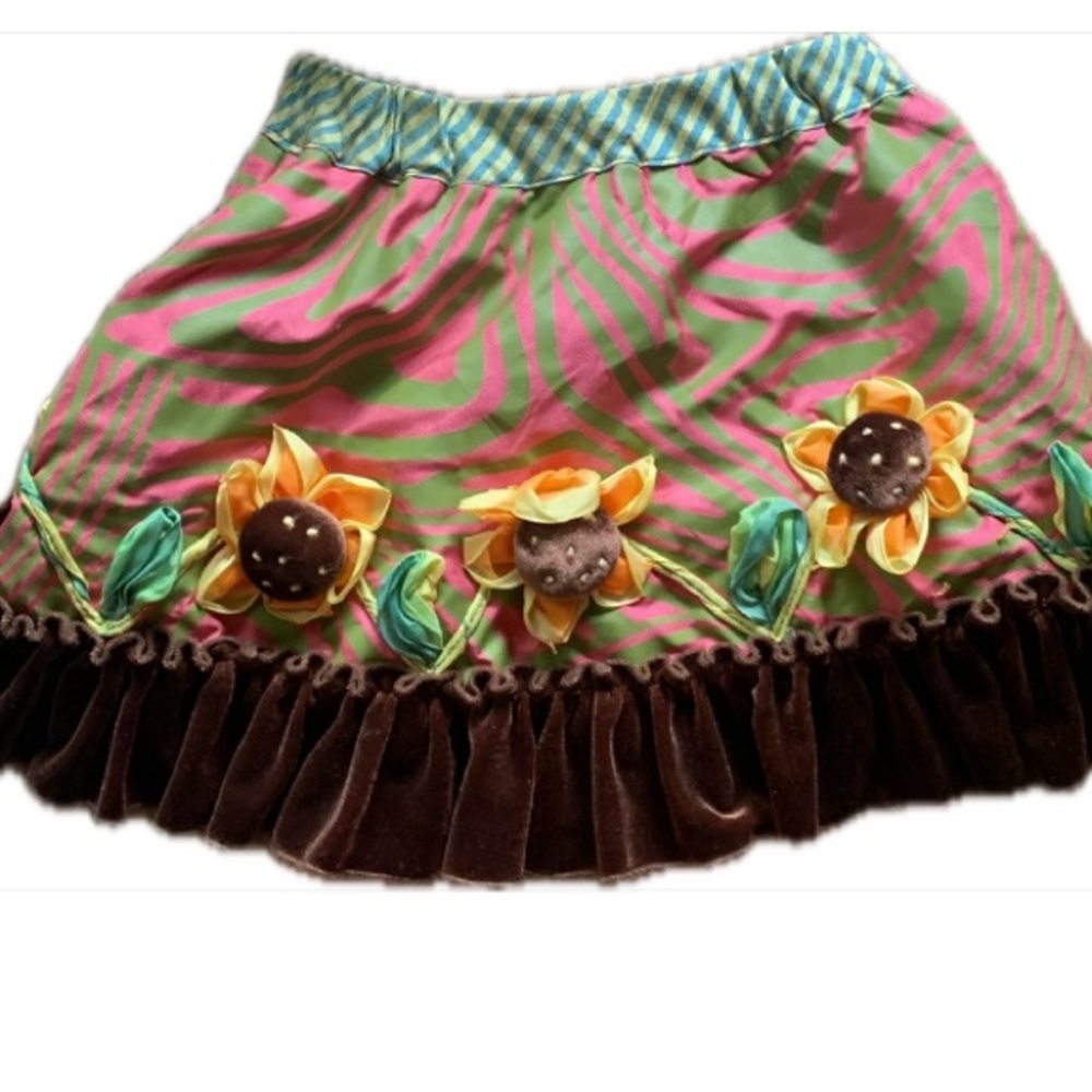 Skirt with flower